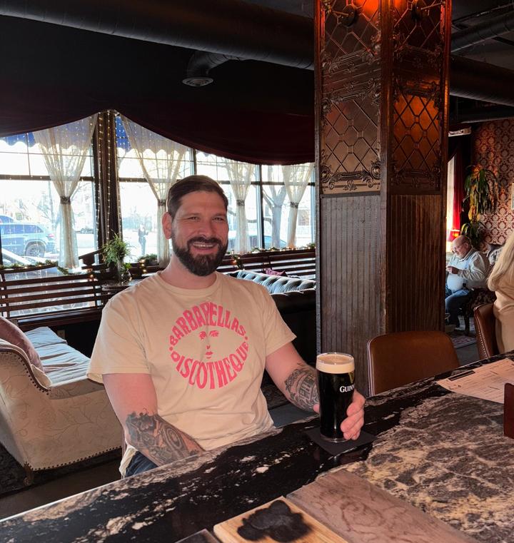 Jason Bailey at 1864 Tavern