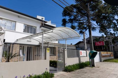 Phil Young — Batel Image