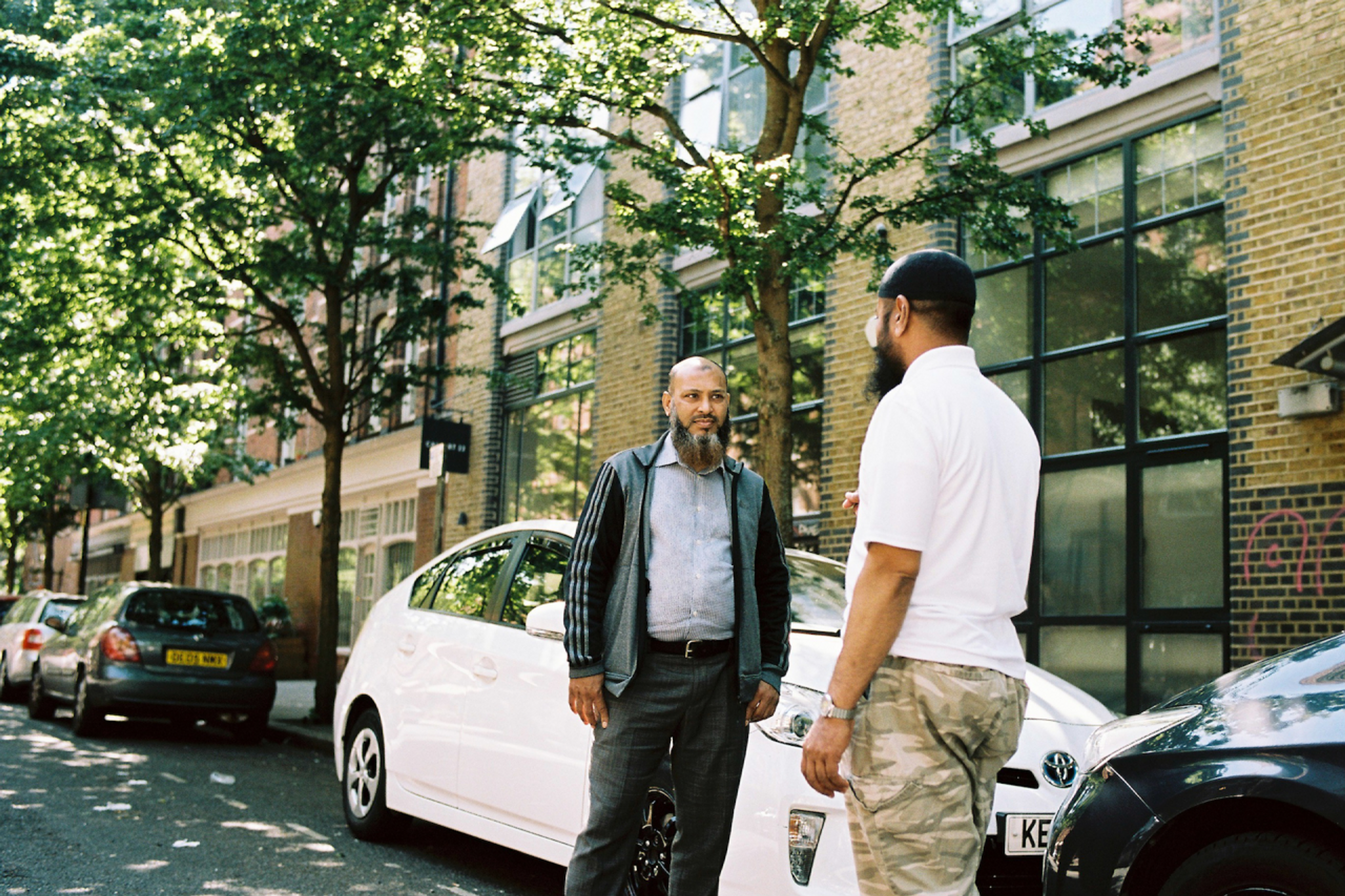 Two uber drivers talking