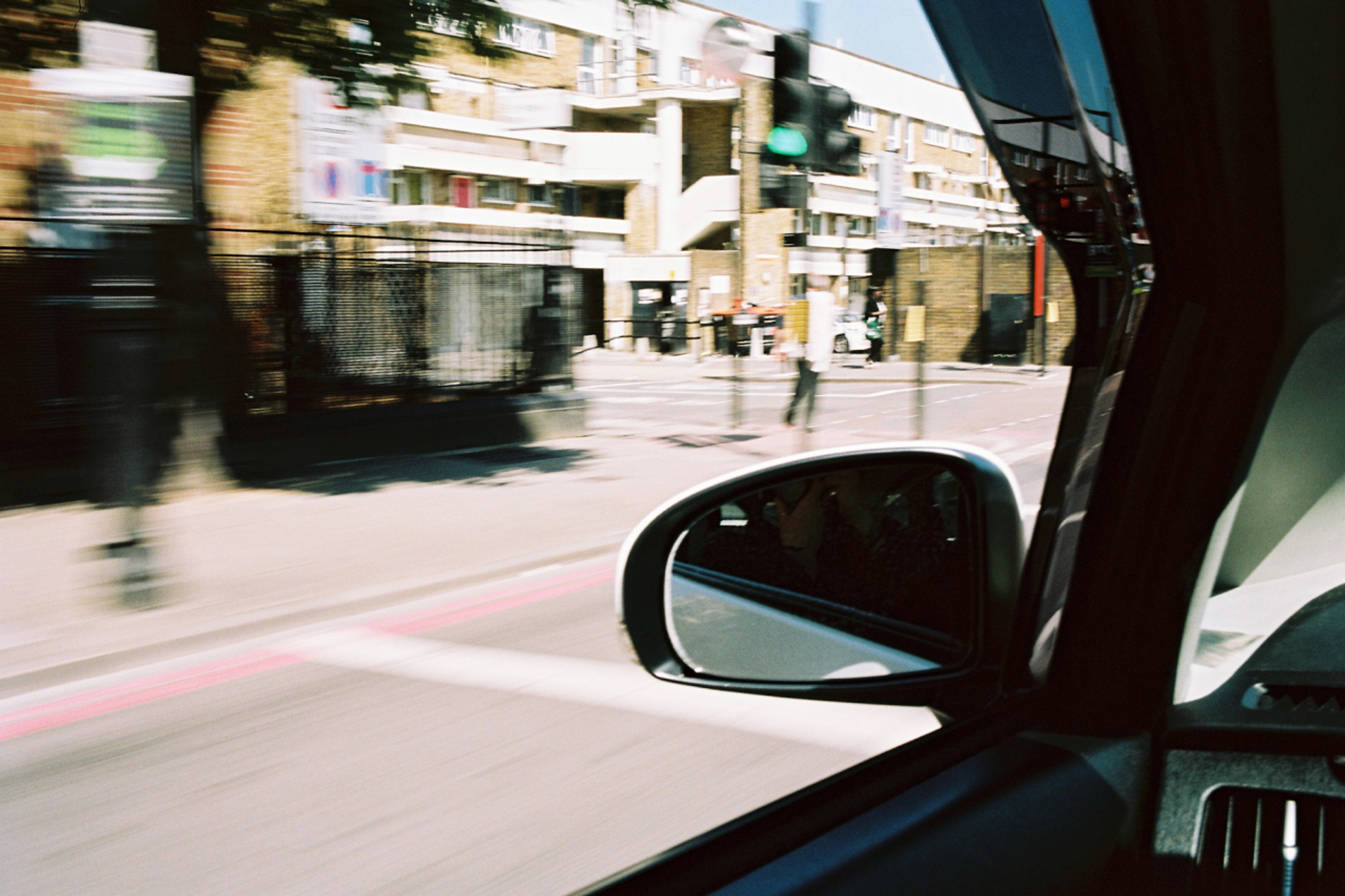 uber drivers making their way through traffic