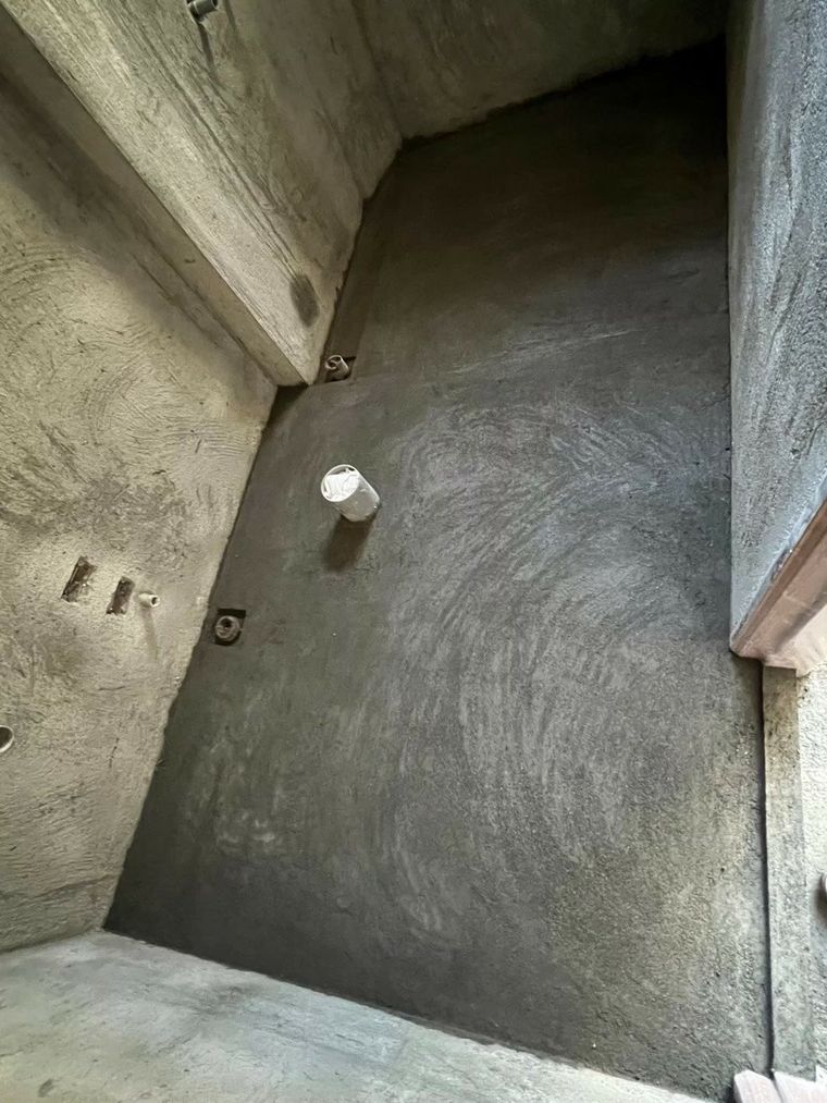 一樓帶小廚房的客房套房,現在當客房、將來直接變樓下主臥,全齡宅的關鍵一步。
