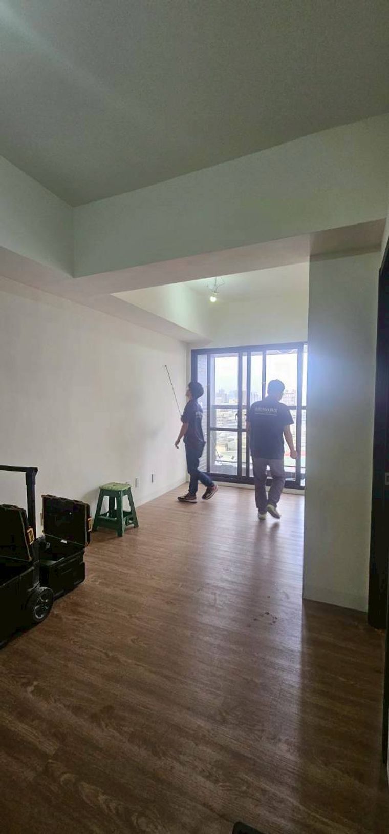 52 頁報告：缺失總結表、浴室缺失照片頁，每項都有照片、位置、說明。