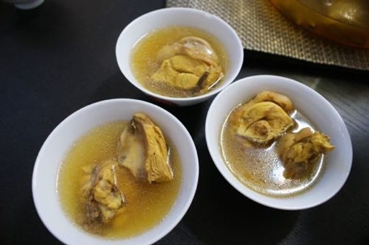 雞肉入味又嫩口，湯頭溫補不燥，家人也讚不絕口。