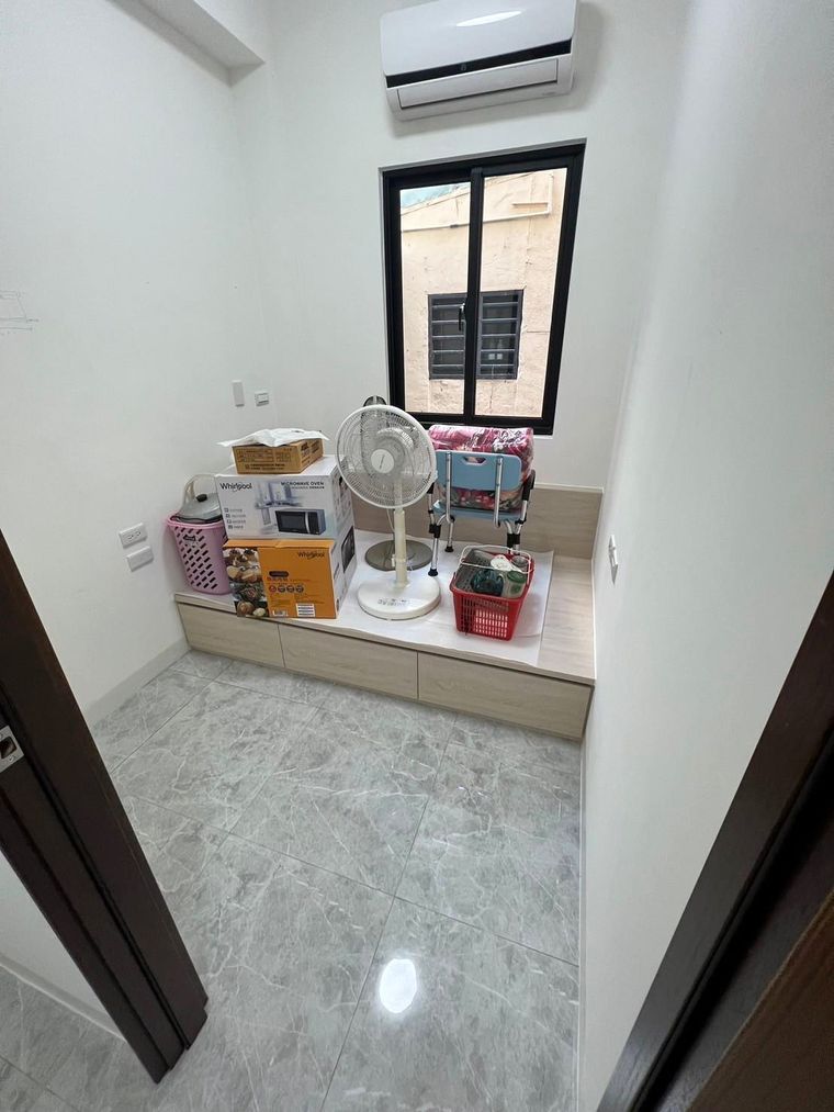 一路清到頂樓，全屋煥然一新——空屋乾淨到可以直接帶看。