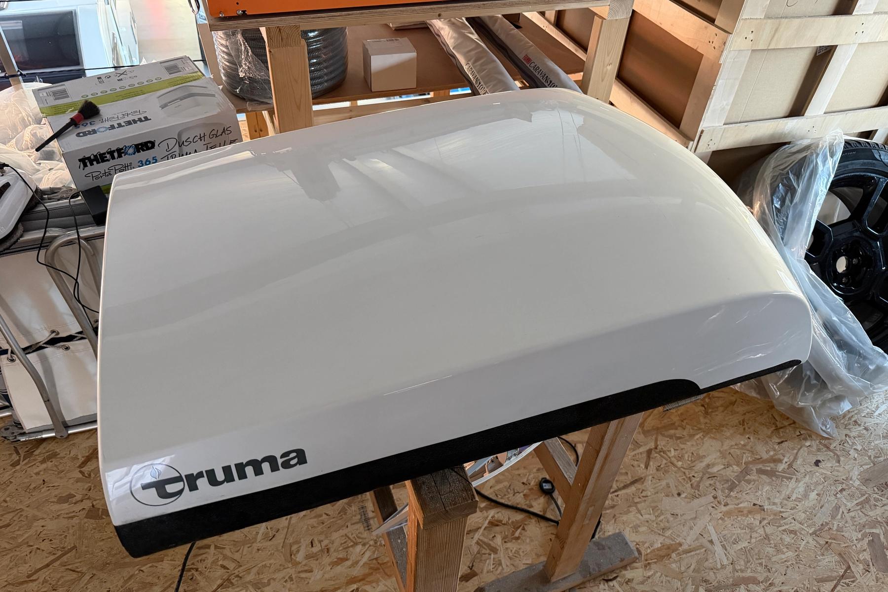 Truma Aventa Comfort Dachklimaanlage 2400 W Kühlleistung / 1700 W Heizleistung