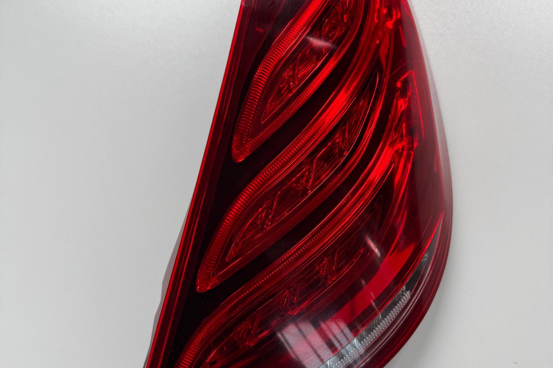 Rückleuchte S-Klasse W222 Mercedes-Benz A2229065501 rechts