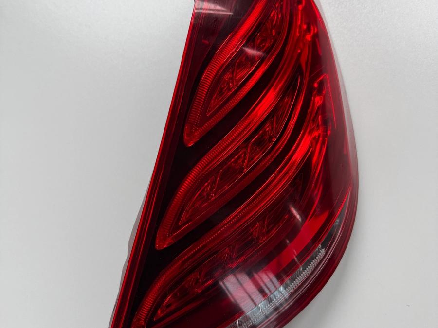 Rückleuchte S-Klasse W222 Mercedes-Benz A2229065501 rechts