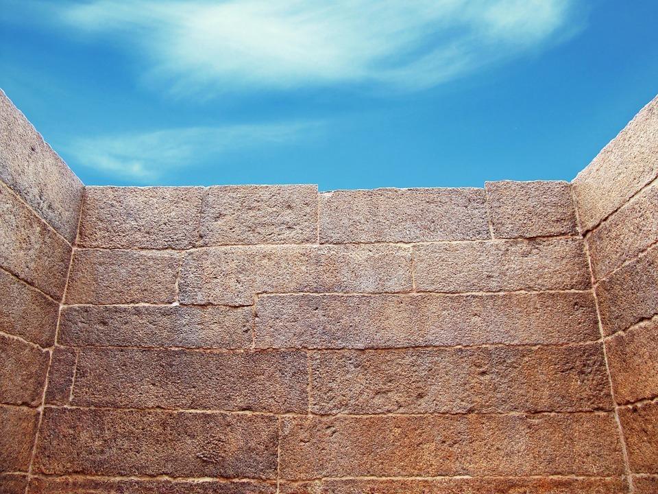Agorafobia e claustrofobia: due facce della stessa medaglia?