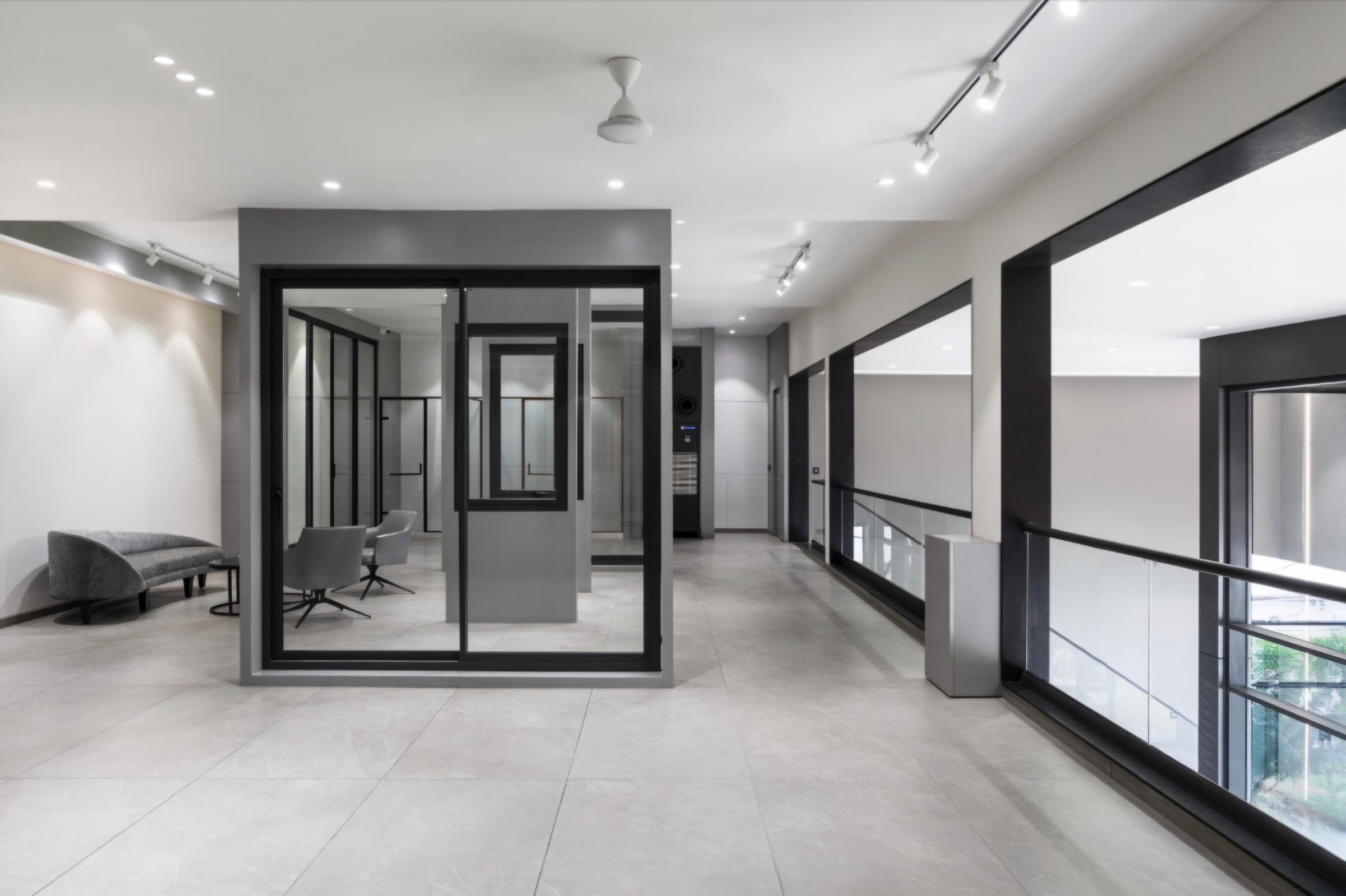 Display gallery with framed window systems