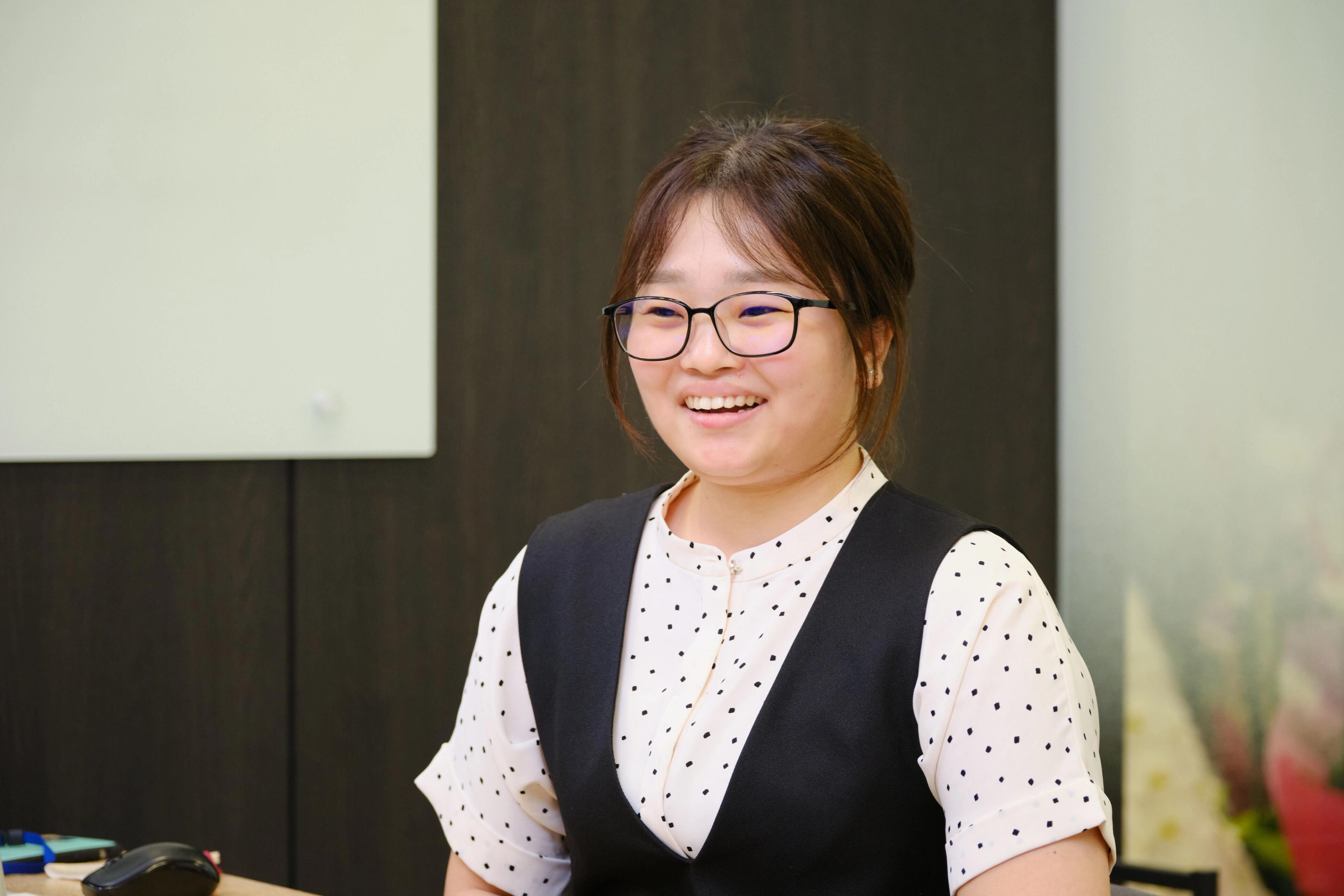 EdTech事業部 マーケティングチーム　芳賀 鈴花 氏の写真
