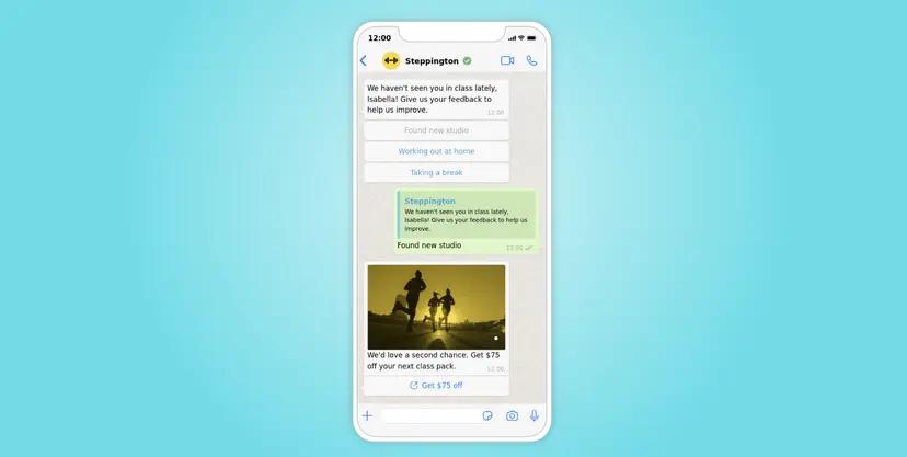 Fluxo de mensagens no WhatsApp com ação de desconto.