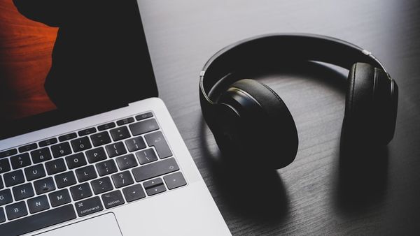 Summarizing YouTube podcasts with Claude