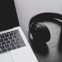Summarizing YouTube podcasts with Claude