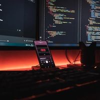 npm run dev vs npm run start: what is actually different