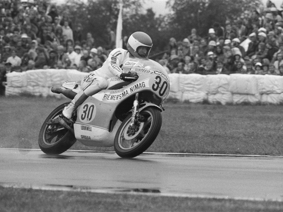 Wil Hartog racing his Suzuki RG500 in the 500cc race at the 1977 Dutch TT in Assen