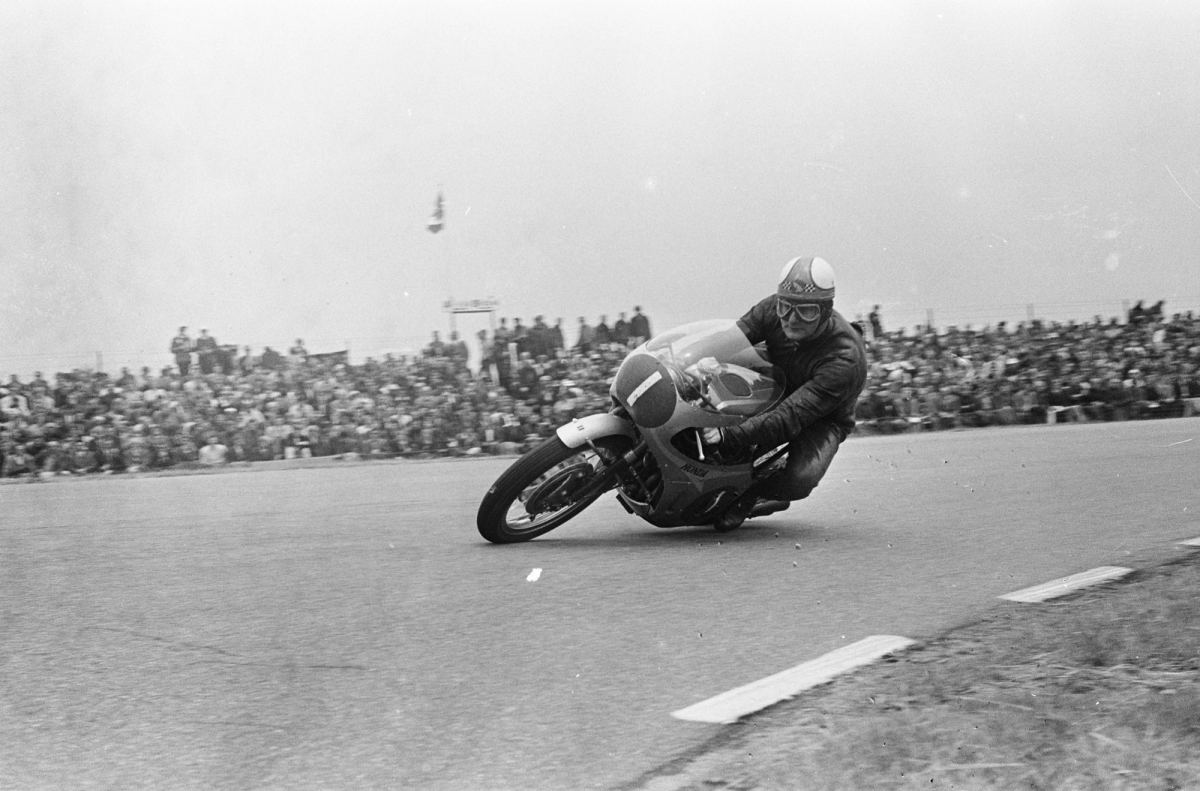 Mike Hailwood in action on the Honda during the 350cc race at Assen, 1967