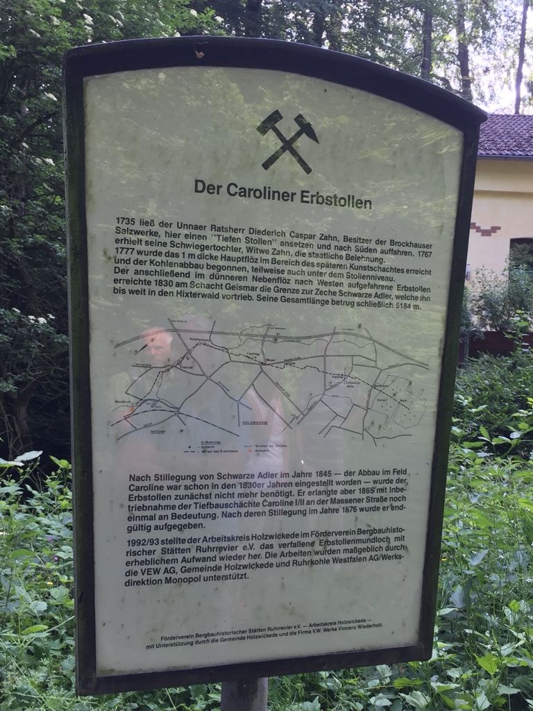 50. UNNA WANDERT…