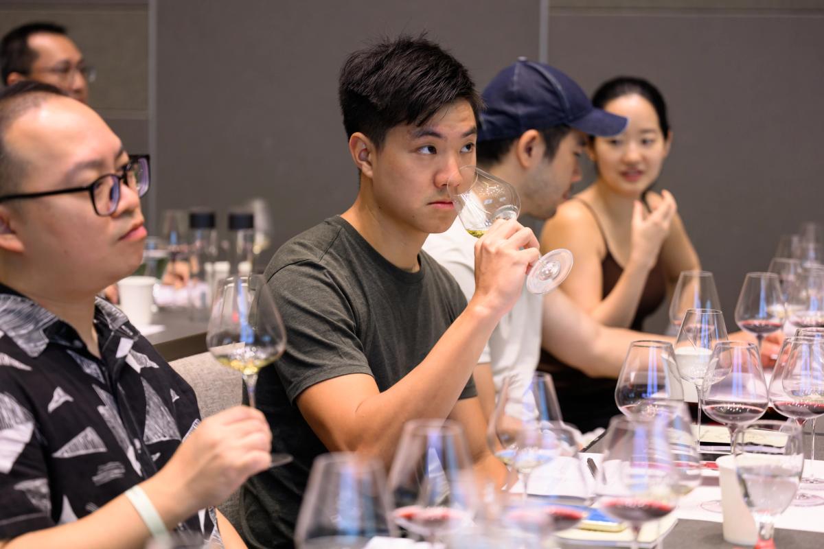 Taste Without Labels: A Blind Exploration of Italy's 6 Native Grapes - Masterclass Image 6