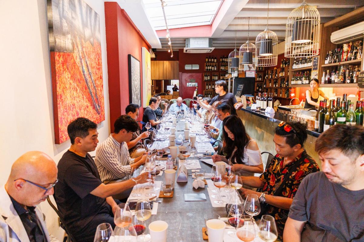 Perseverance & Love for the Land Masterclass - Cantine Cosimo Taurino Image 4