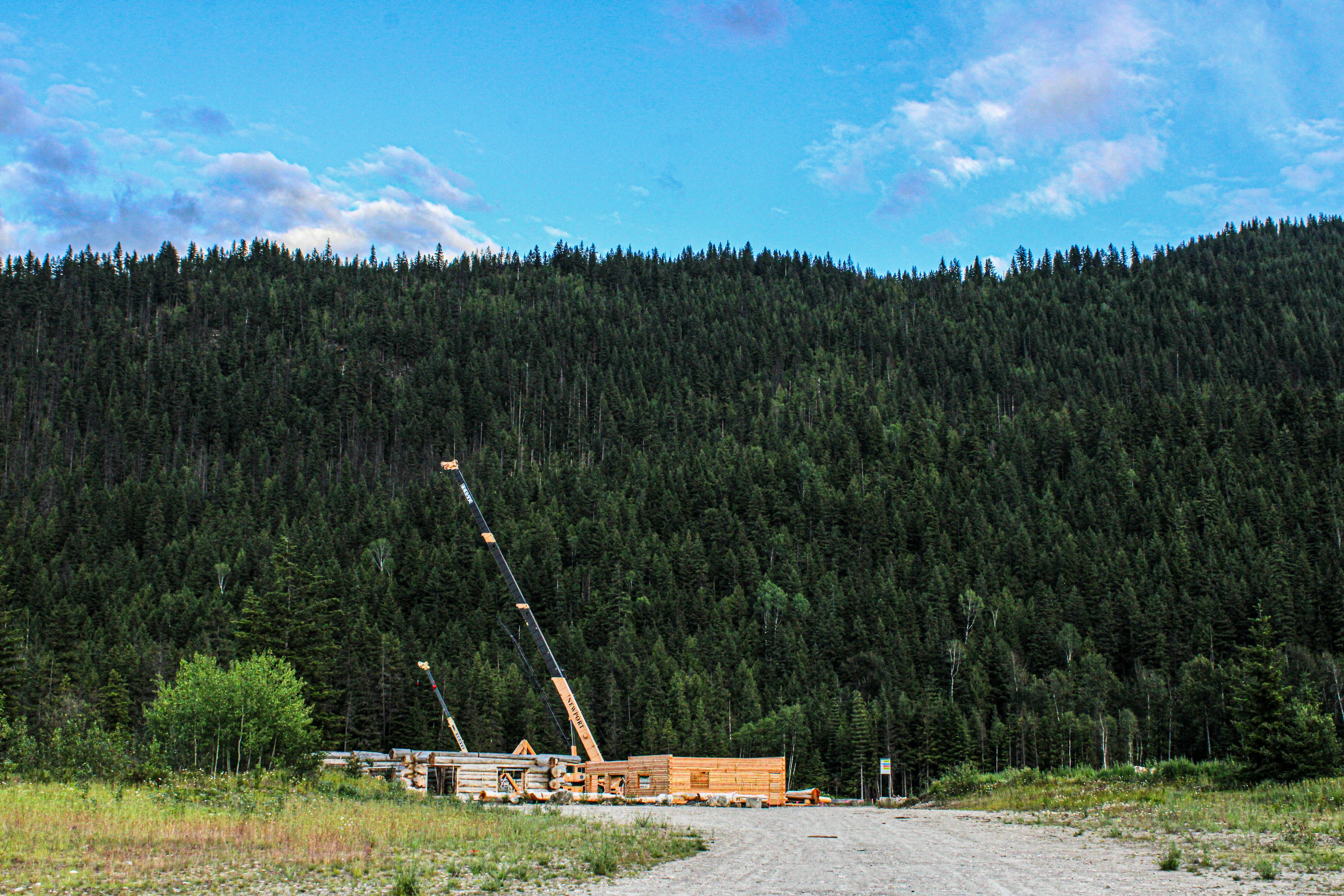 Remote construction site without infrastructure around