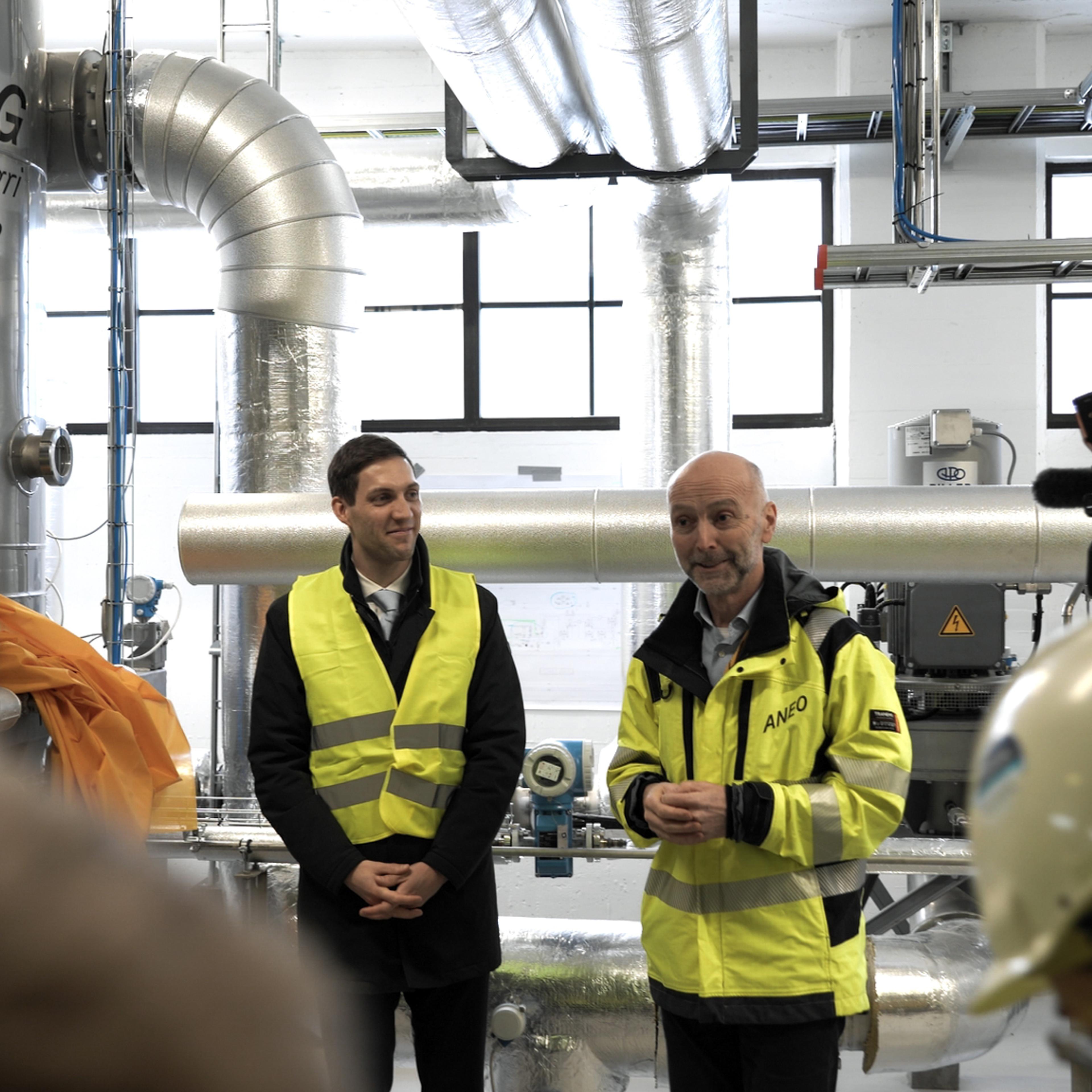 Norway's Minister for Climate Andreas Bjelland Eriksen and Aneo Group CEO Gunnar Hovland at the launch of Frigg