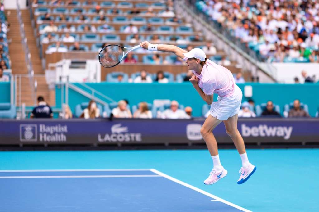 l era servebot di jannik sinner da Ultimouomo.com l era servebot di jannik sinner