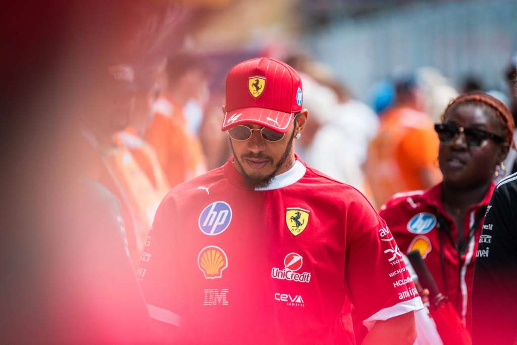 che succede tra lewis hamilton e la ferrari