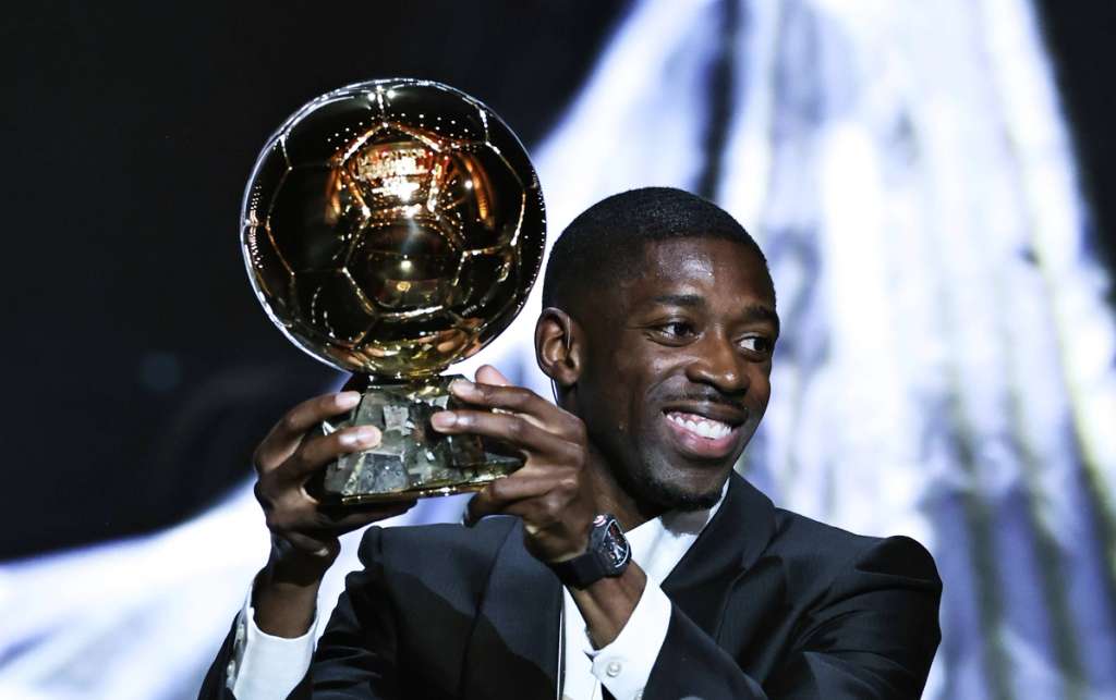 Dembélé alza il Pallone d