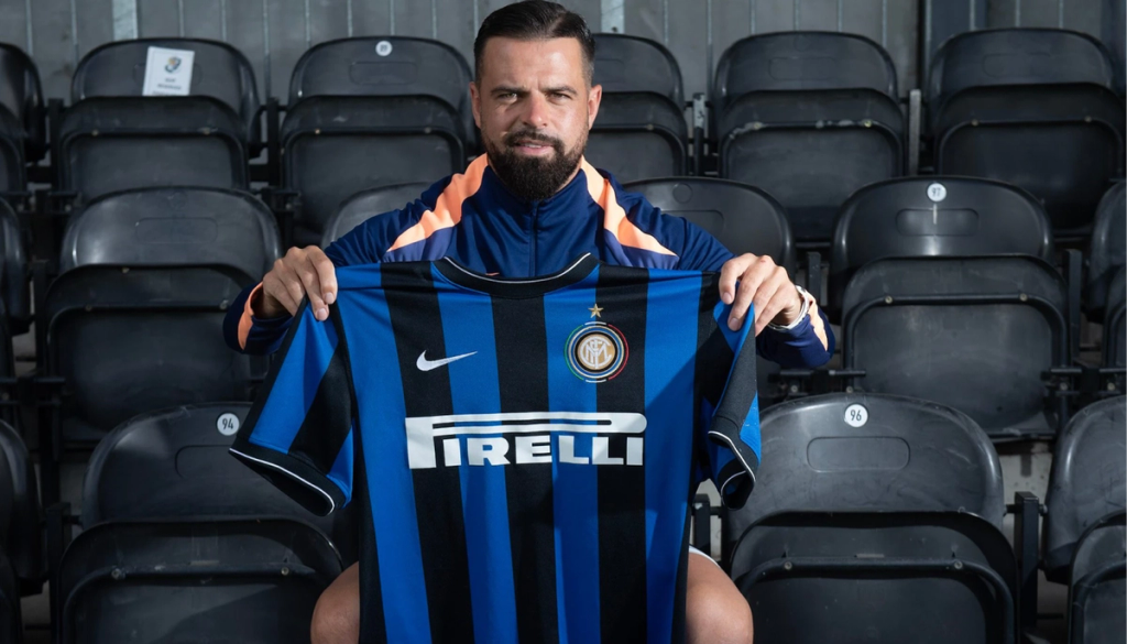 c8217232 un calciatore dell8217inter del triplete che forse non conoscete da Ultimouomo.com c8217232 un calciatore dell8217inter del triplete che forse non conoscete