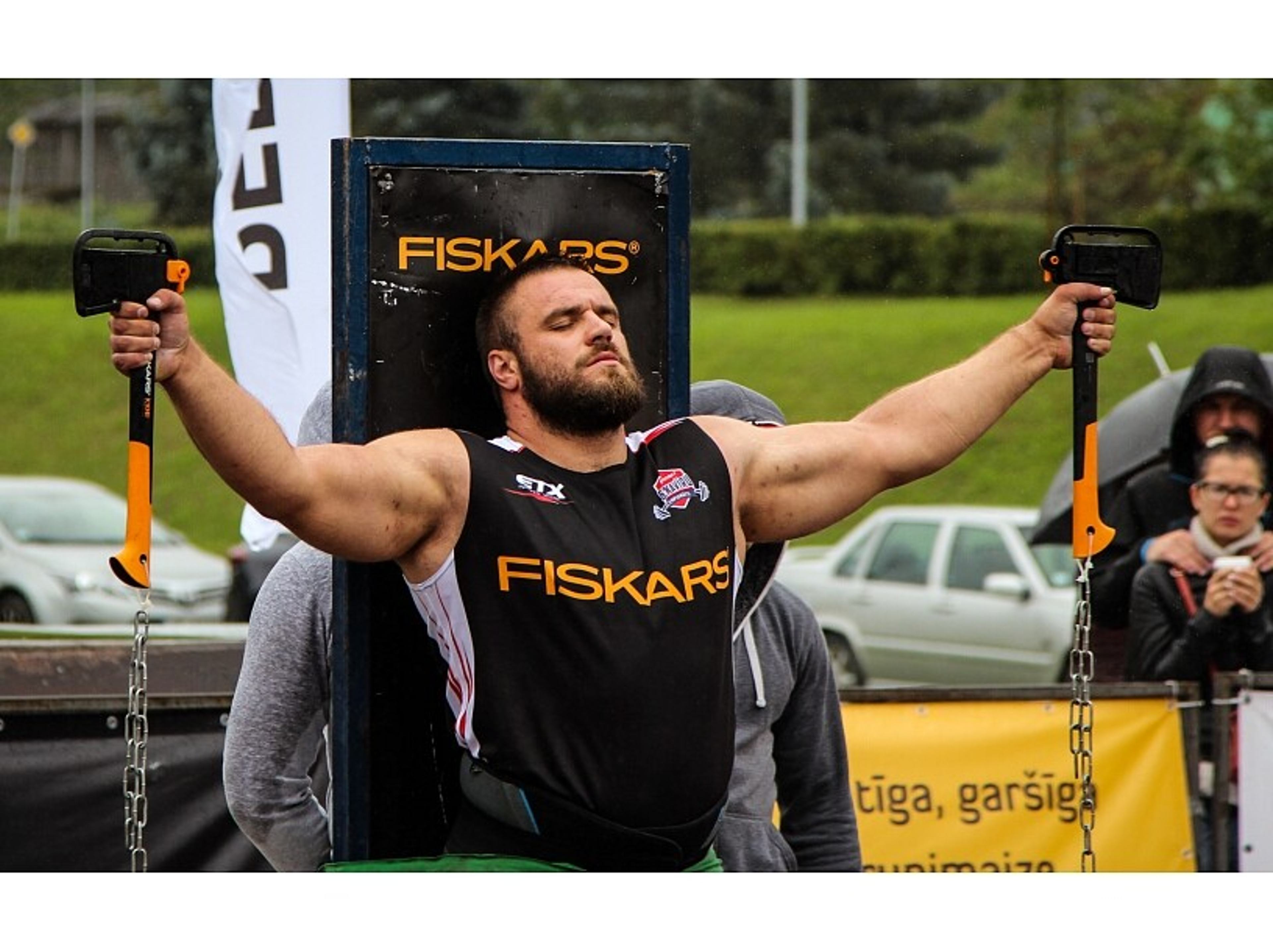 Aivars Šmaukstelis în context competițional strongman