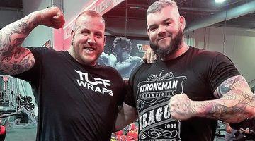 Kelvin de Ruiter competing in strongman