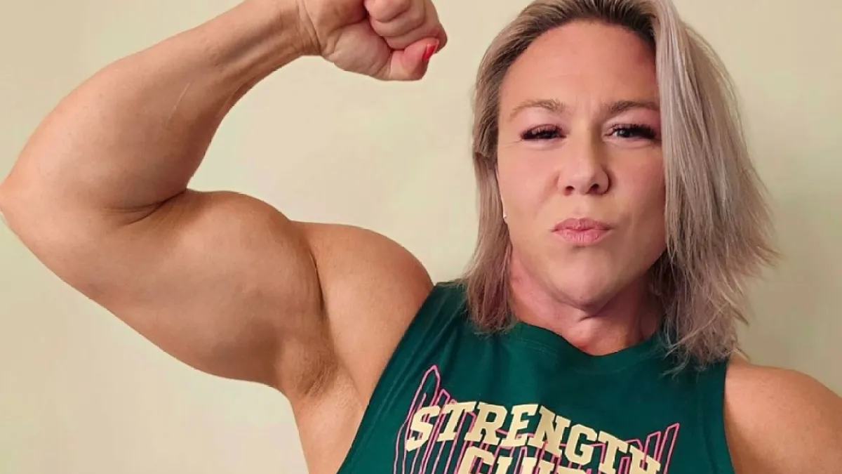 Donna Moore, champion strongwoman, in the profile's main image