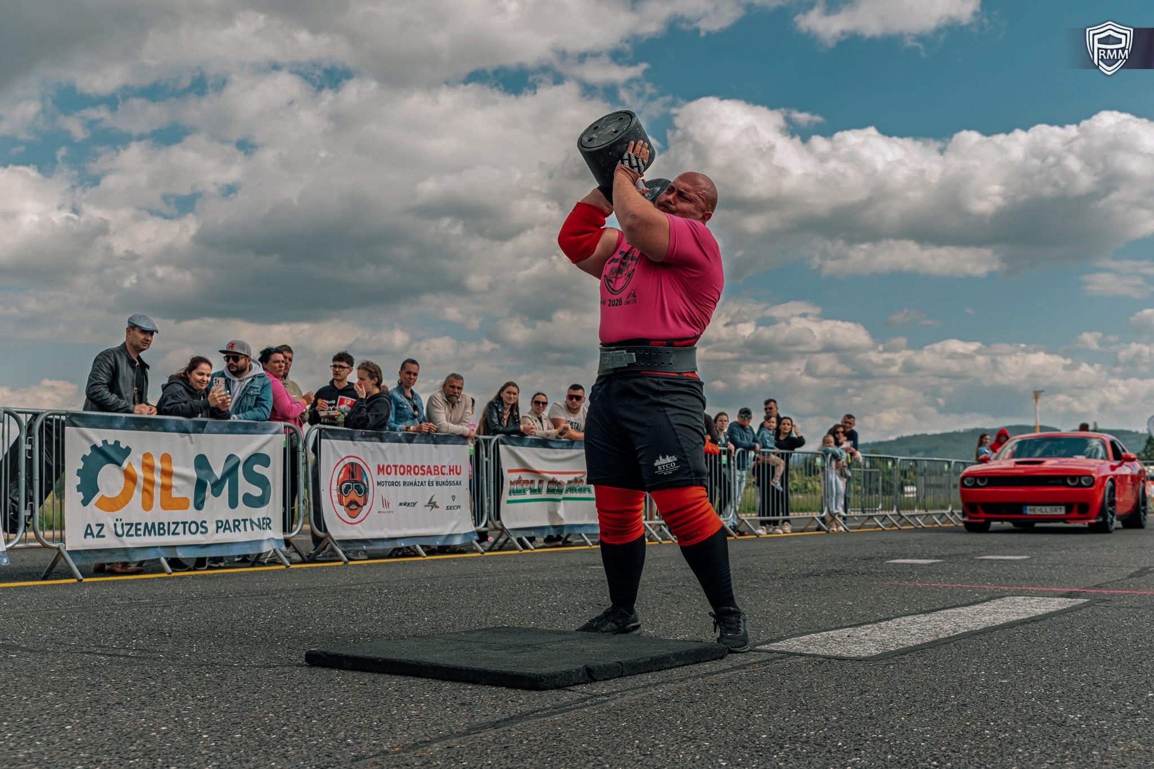 Giant-dumbbell