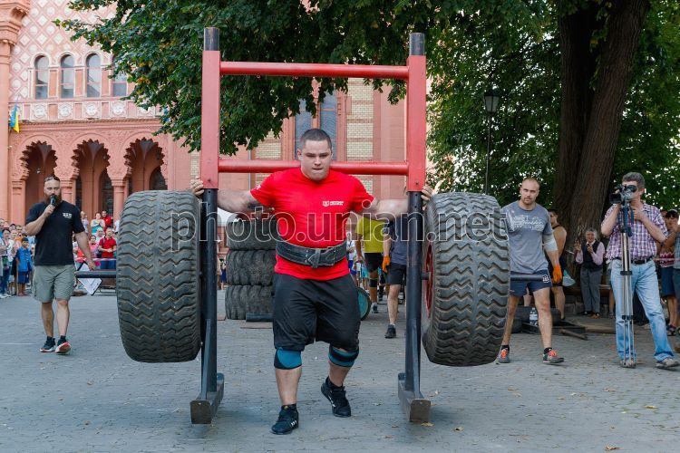 Oleg Pylypiak competing in strongman