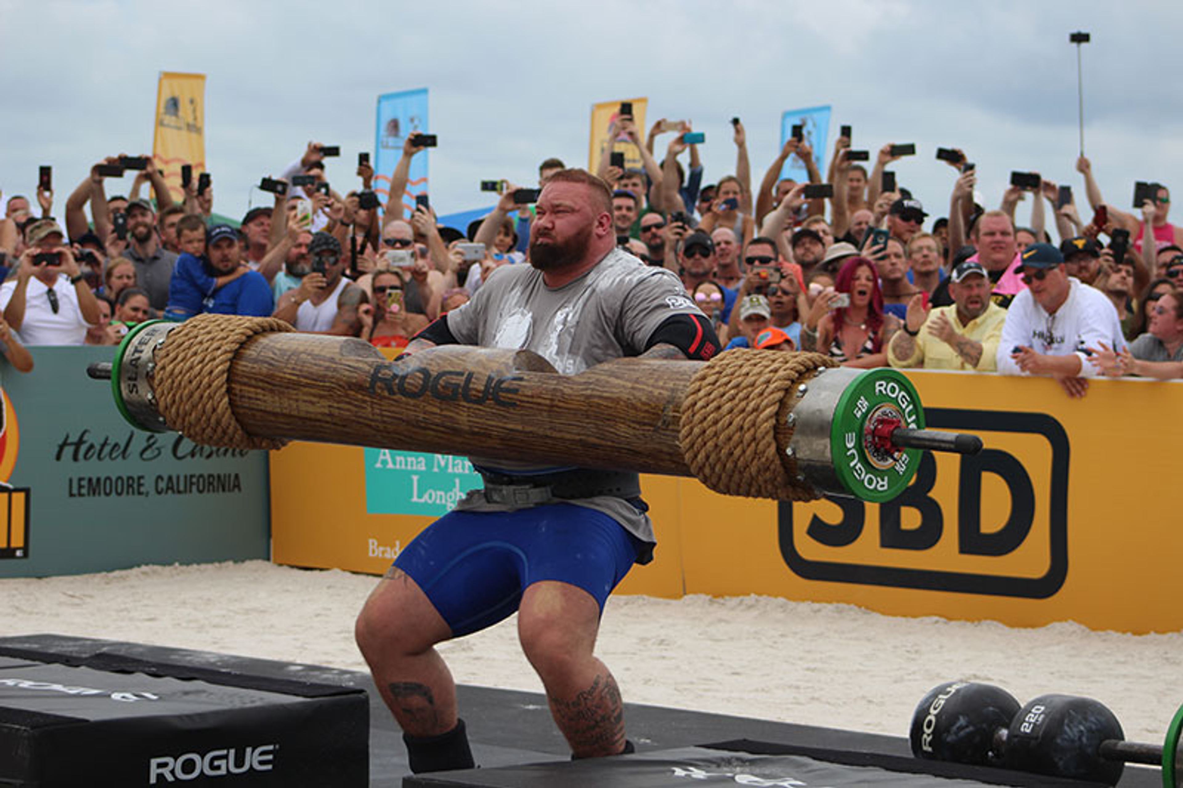 Hafþór Júlíus Björnsson, The Mountain, în timpul unei probe de forță.