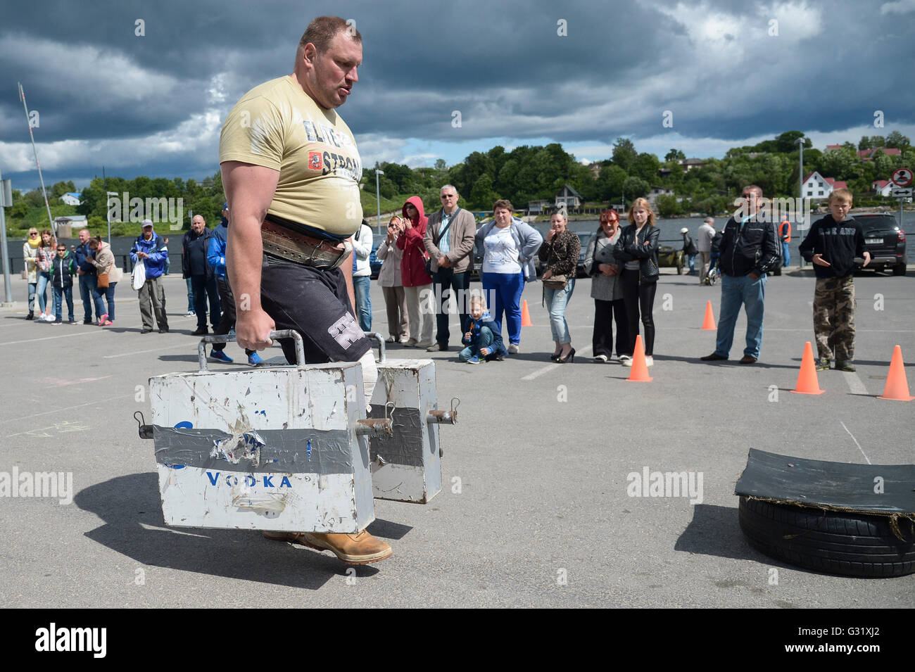 Tarmo Mitt in strongman competition