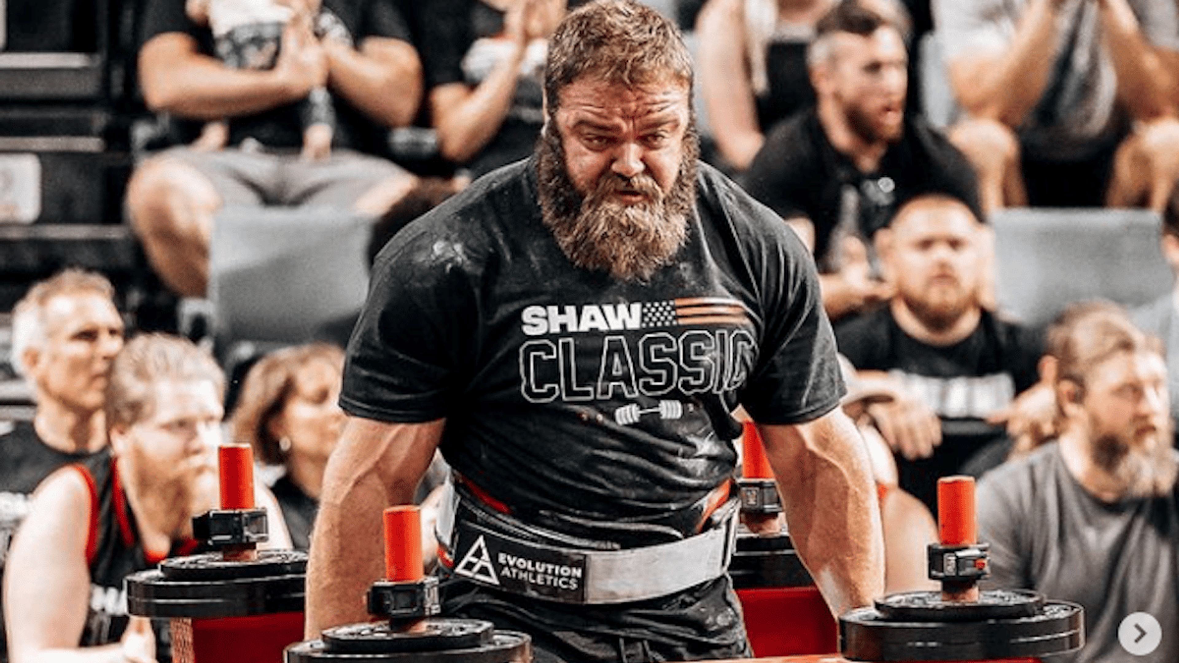 Maxime Boudreault în context de competiție strongman