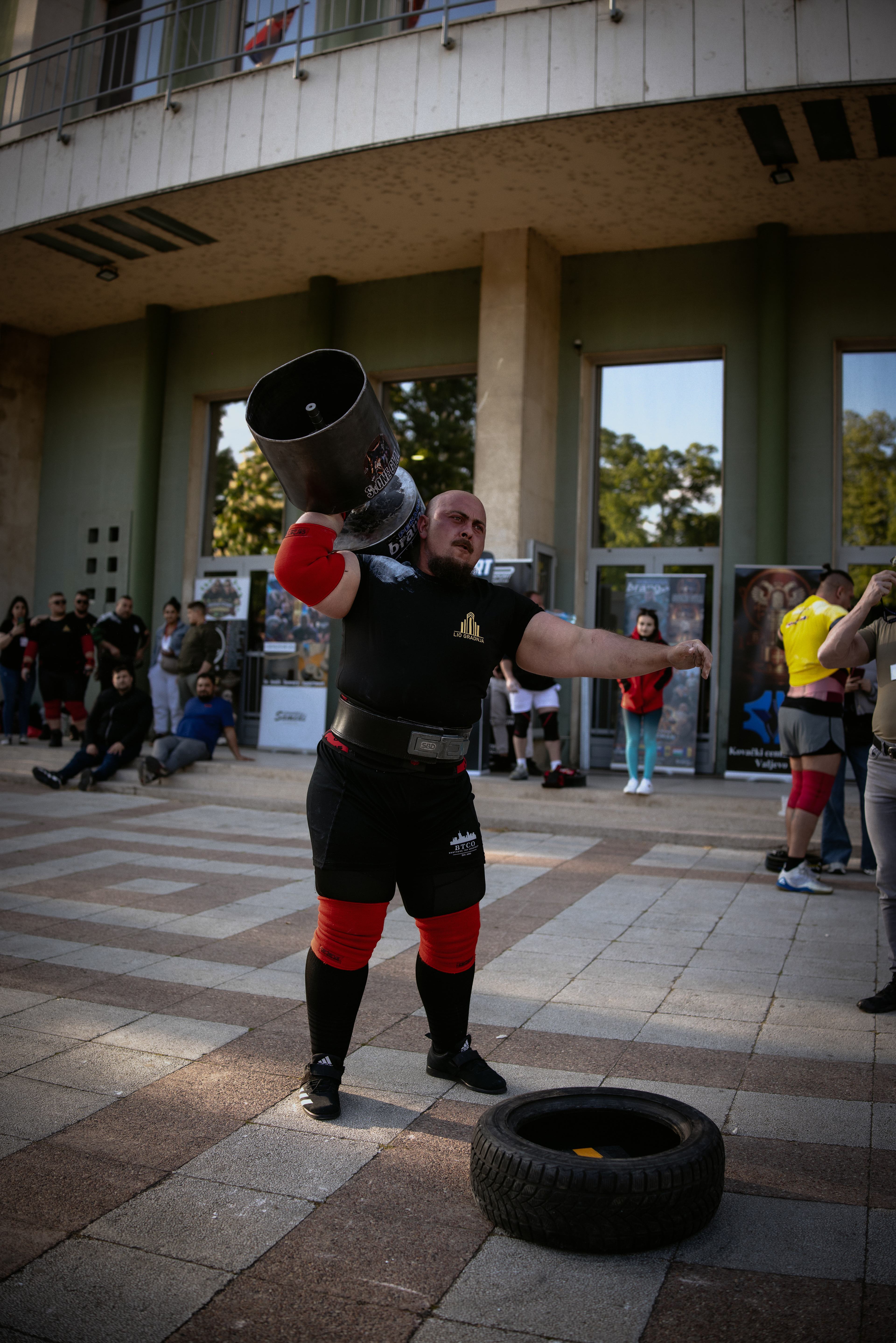 dumbbell-presd