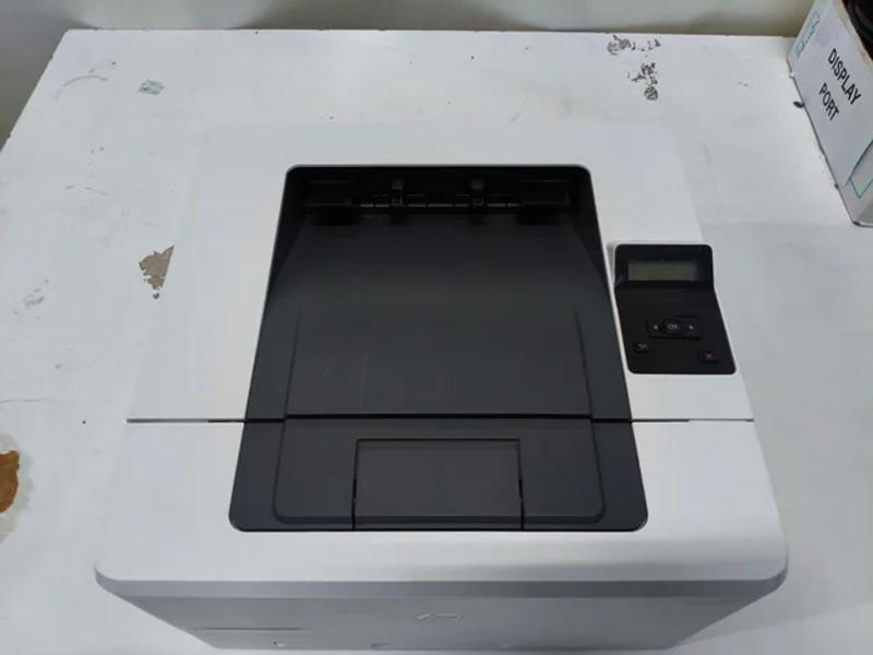 HP LaserJet M404Dn vista 5