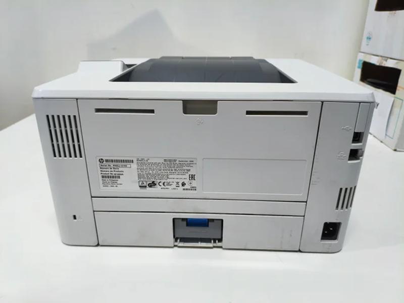 HP LaserJet M404Dn vista 4