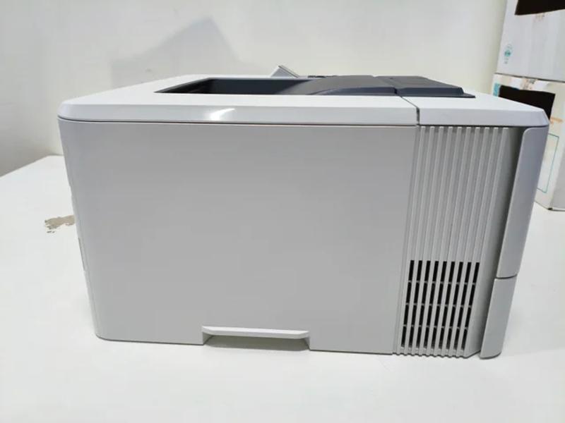 HP LaserJet M404Dn vista 6