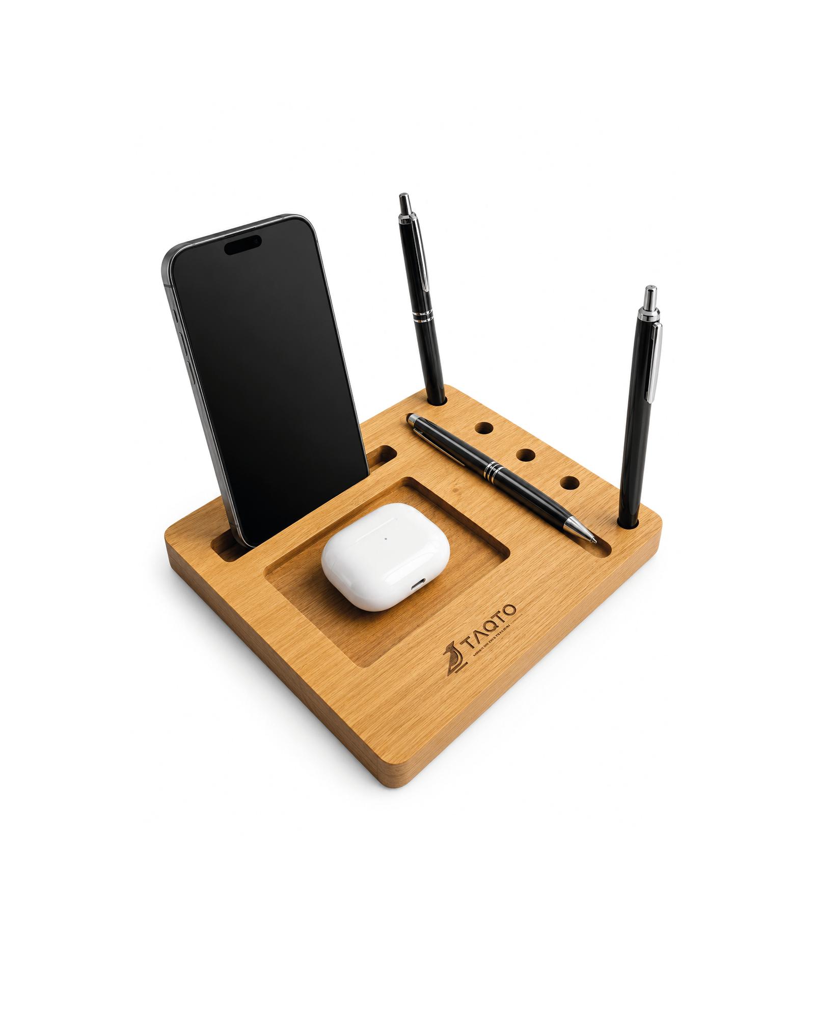 Organizador de escritorio TAQTO Mod. 2 en cachimbo con celular, audífonos, llaves y lentes en su lugar