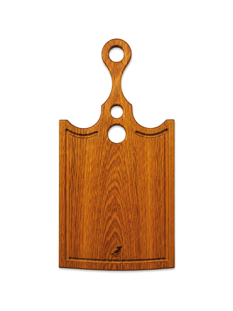 Tabla parrillera Clea en madera huayruro con diseño de hombros curvos y tres orificios