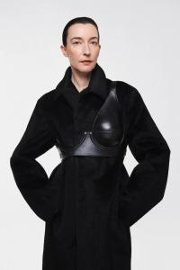 Chest bag black | © Sarah Levy 2025