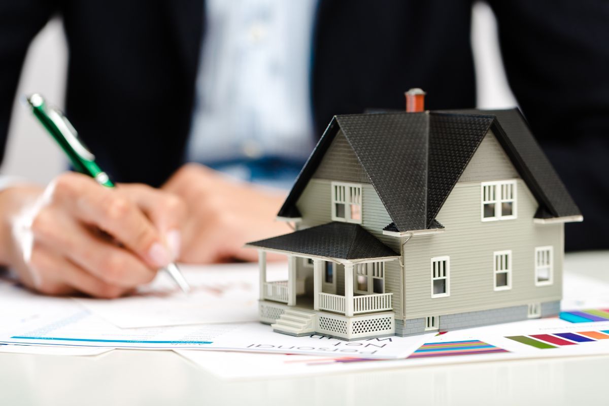 12 Things You Shouldn't Do When Trying to Buy a House