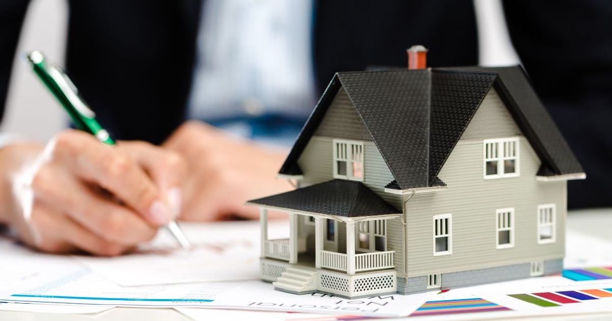 12 Things You Shouldn't Do When Trying to Buy a House
