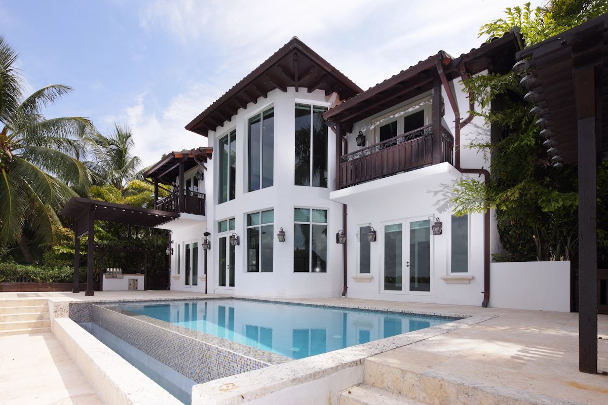 What is a Cash Offer in Real Estate? Simplifying Your Property Sale
