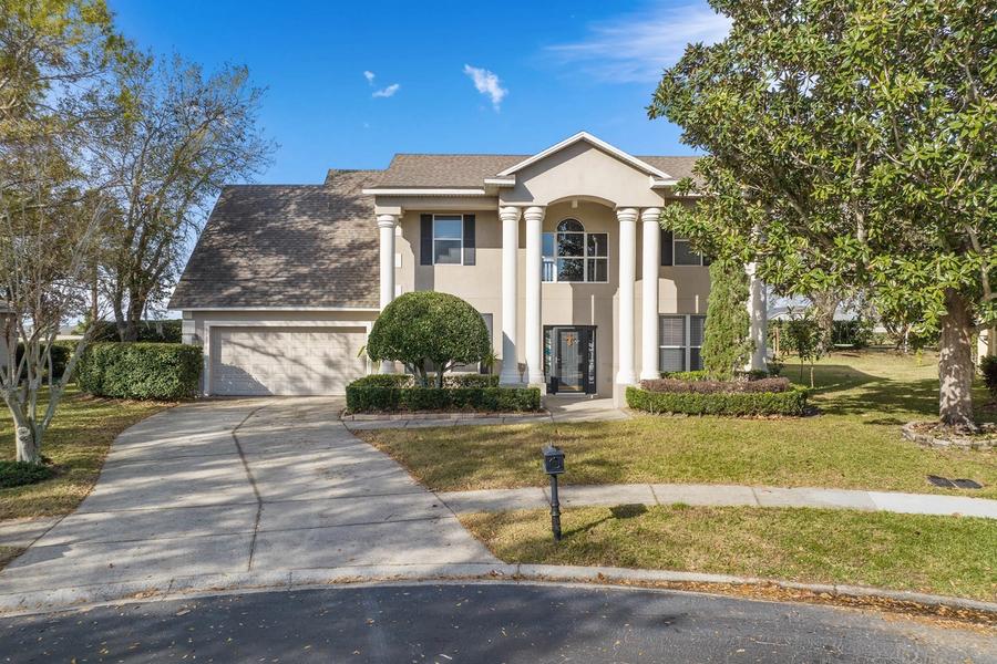 Spacious Gated Home for Sale in Clermont, Florida
