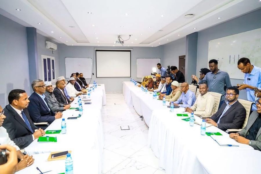 US and UK Push for Somali Political Talks as Government and Opposition Face Growing Crisis