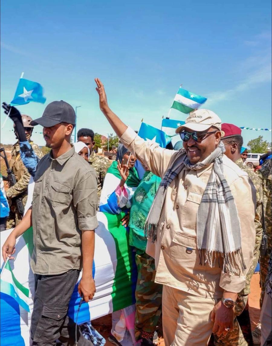 Puntland President Visits Sand-Buried Dhinowda Amid Galmudug Dispute